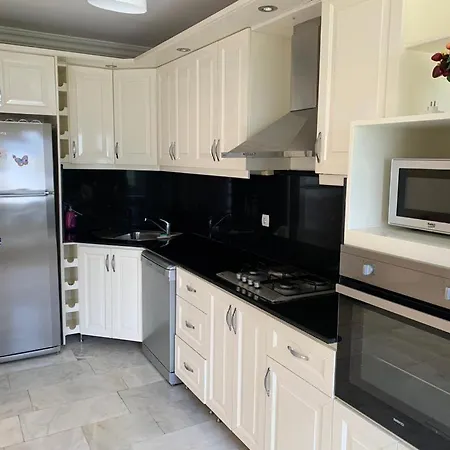 A Great On A Sea Front With Mountain Views - Cebeci 8 Apartmán